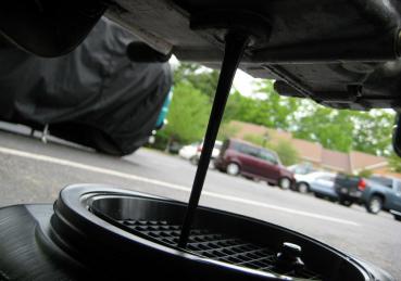 Vì sao động cơ xe ô tô bị hao dầu nhớt?